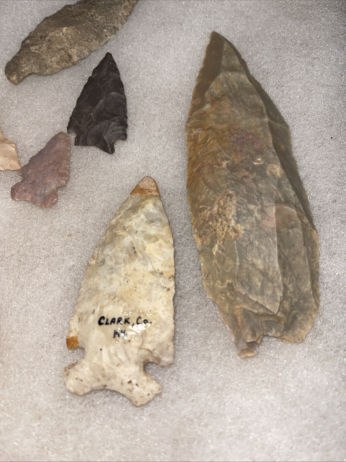 Native American Artifacts Lot 7 w/ Frame Arrowheads Collection 9”x7” Frame #23