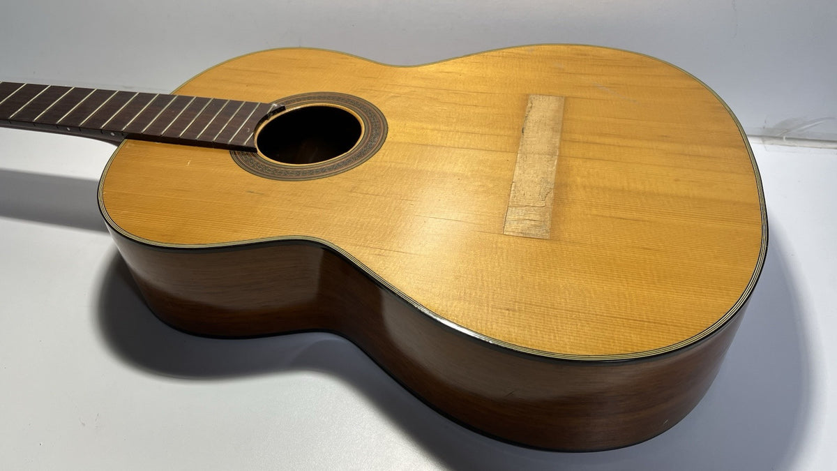 1968  Ventura Bruno V-1586 Classical Guitar. Details in the photo