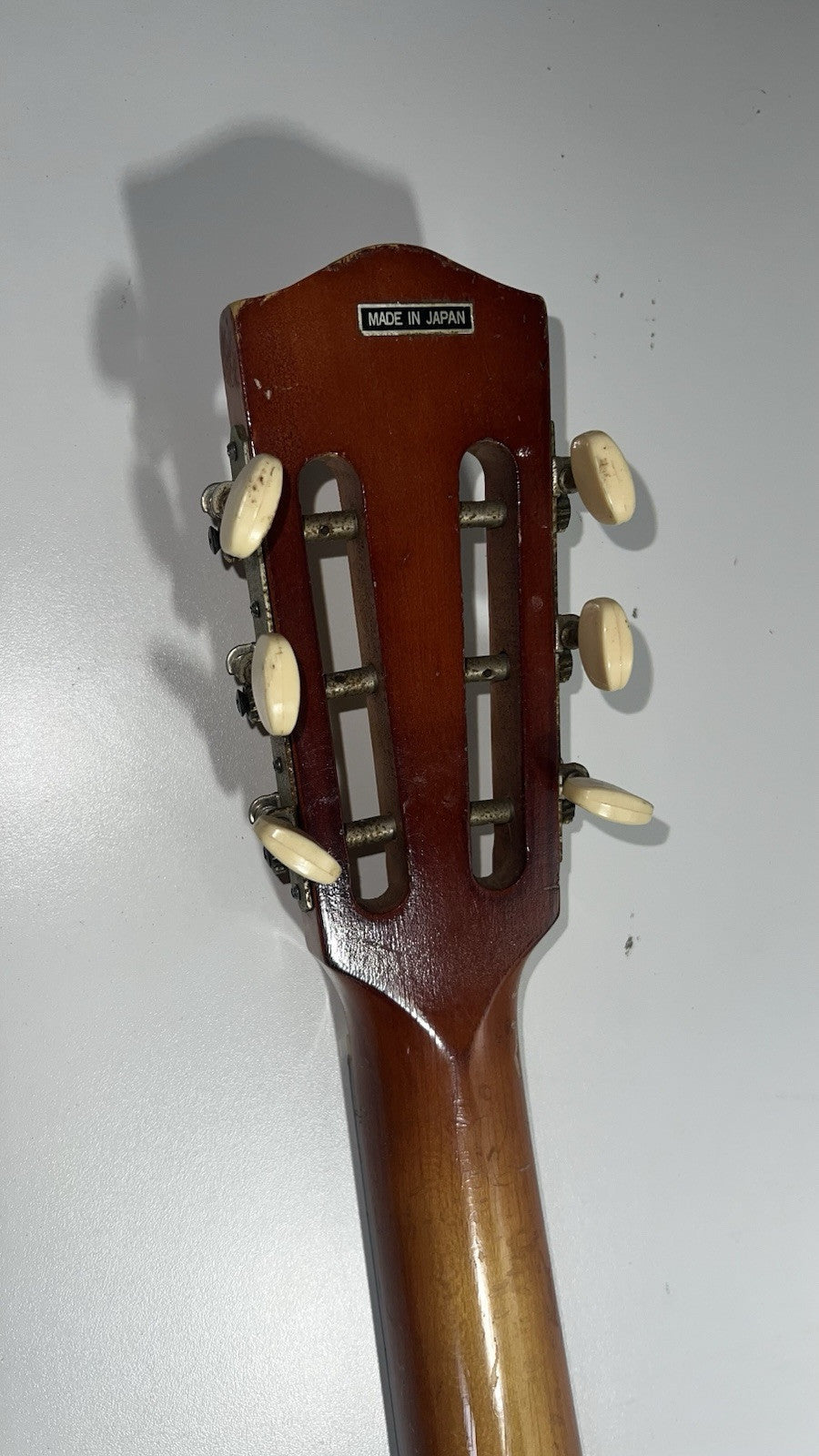 SUZUKI VIOLIN COMPANY ACOUSTIC GUITAR VINTAGE MODEL # 9