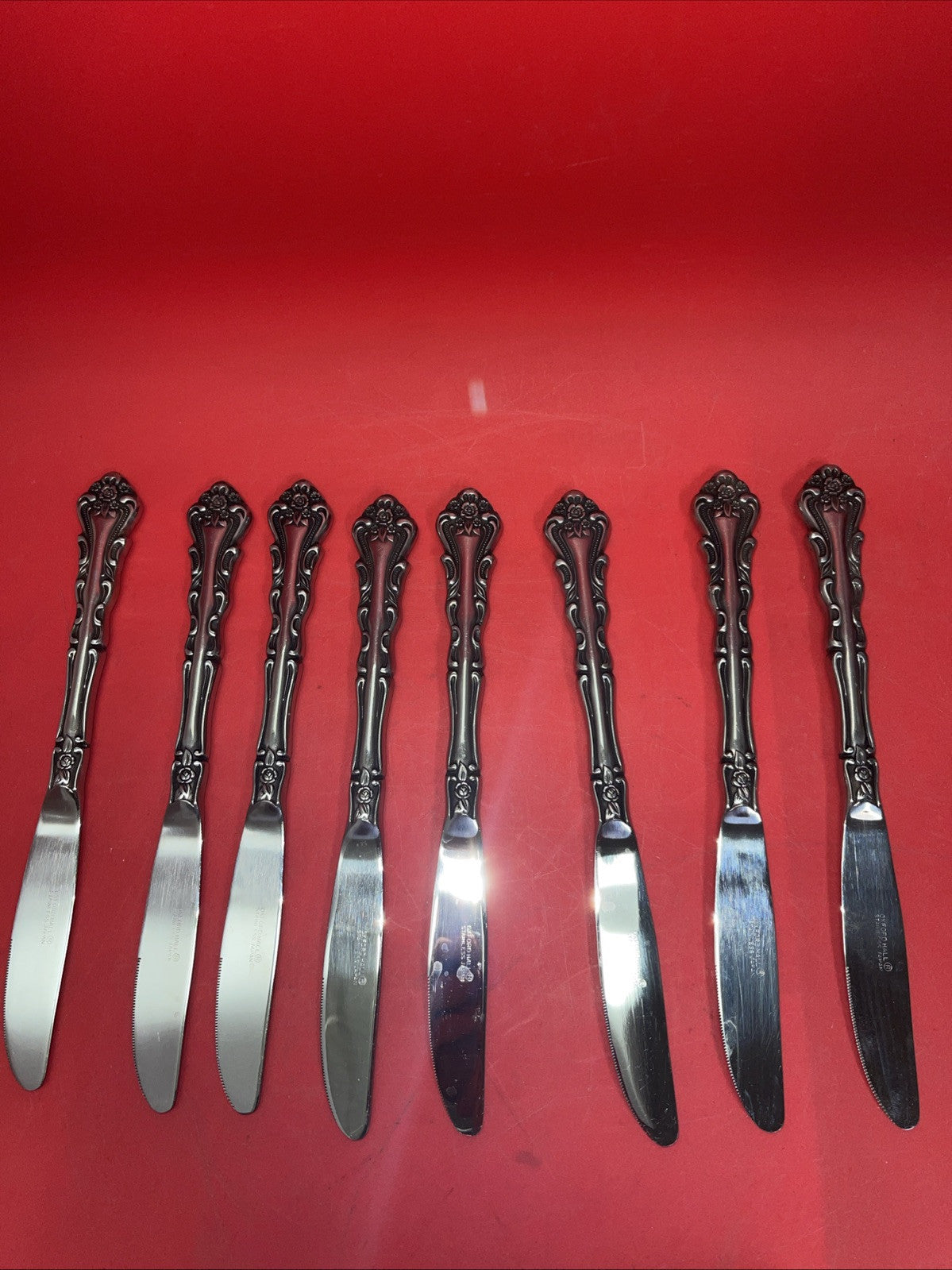 Oxford Hall Silversmiths,LTD.Set 70