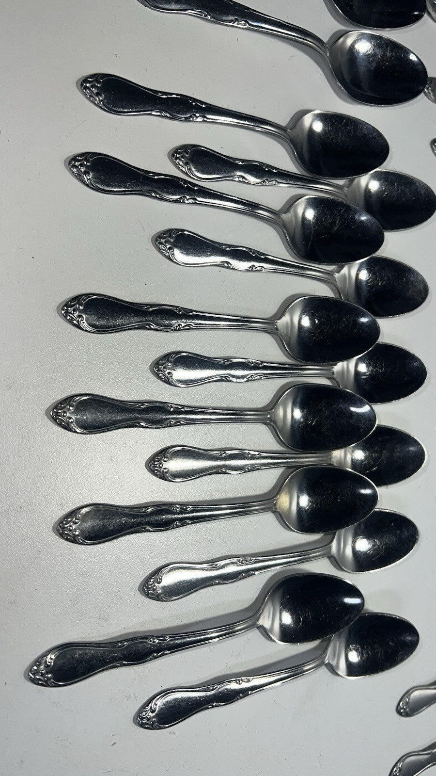 Simeon L & George H Rogers Oneida Xtra Jasmine Flatware Set / 48 Pieces