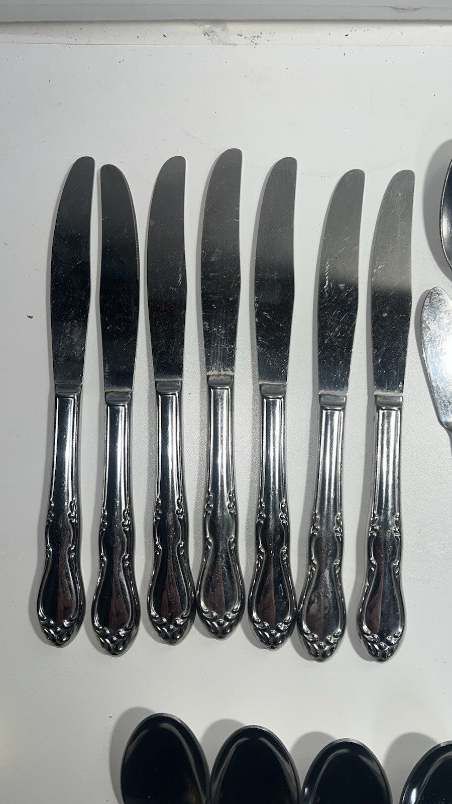 Simeon L & George H Rogers Oneida Xtra Jasmine Flatware Set / 48 Pieces