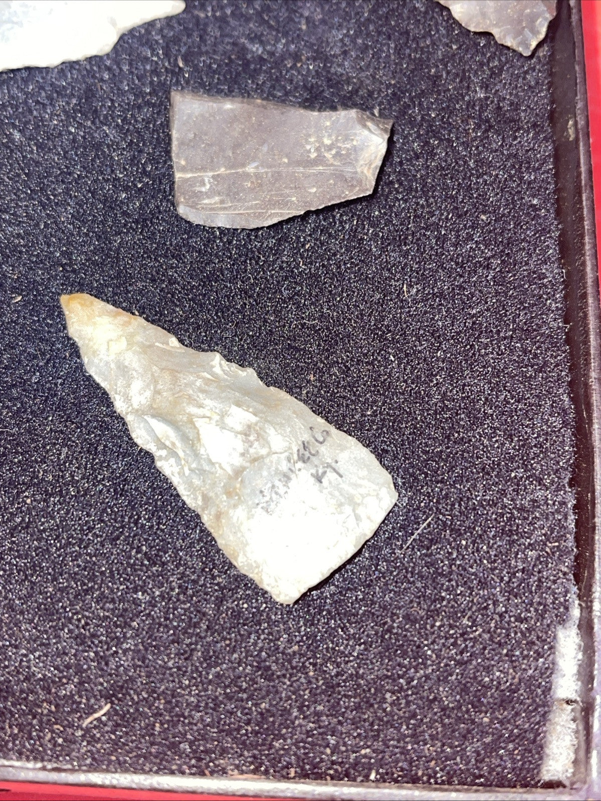 Native American Artifacts Lot 24 w/ Frame Arrowheads Collection 12”x8” Frame #11