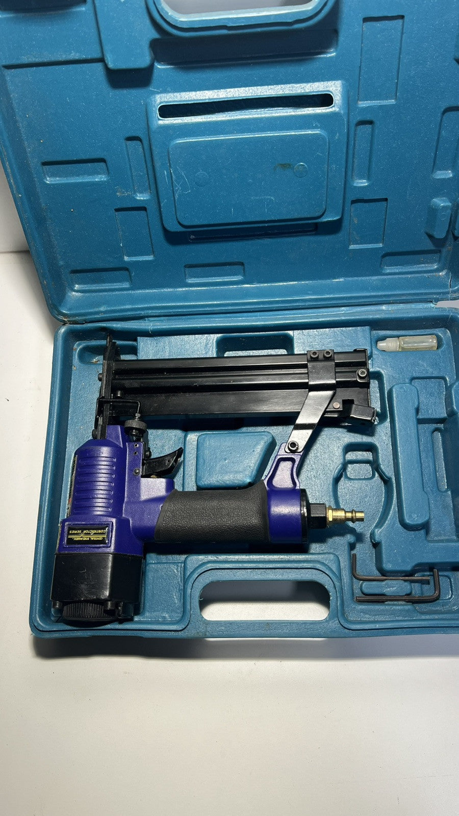 Central Pneumatic 18-Gauge Air Brad Nailer Stapler 1/4" Crown  UNTESTED
