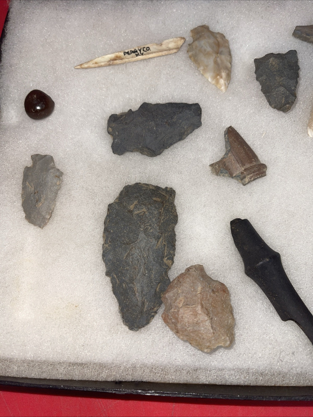 Native American Artifacts Lot 24 w/ Frame Arrowheads Collection 12”x8” Frame #13