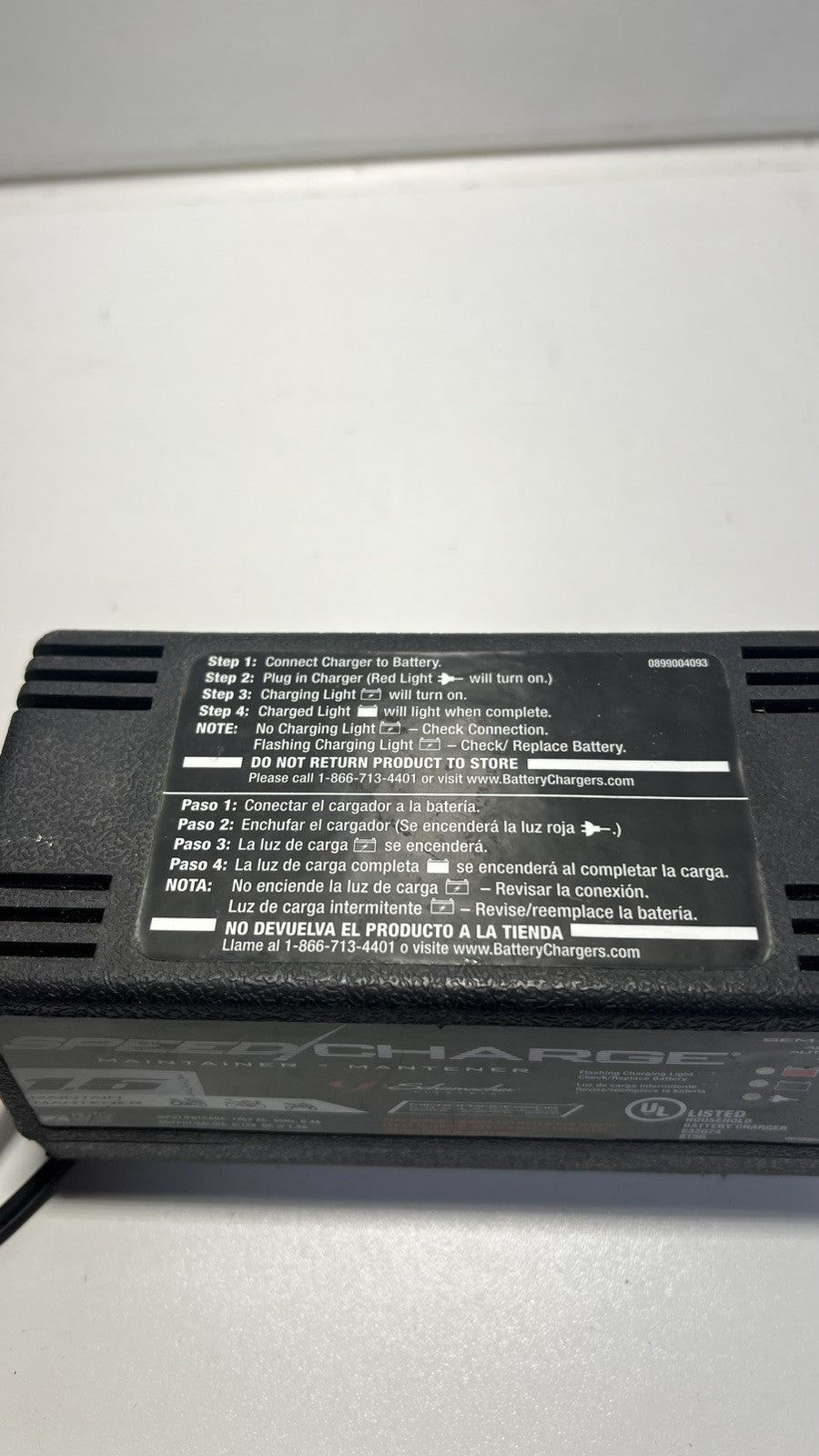 Schumacher 1.5 Amp. 6 & 12 Volt Automatic Battery Charger / Maintainer SEM-1562A