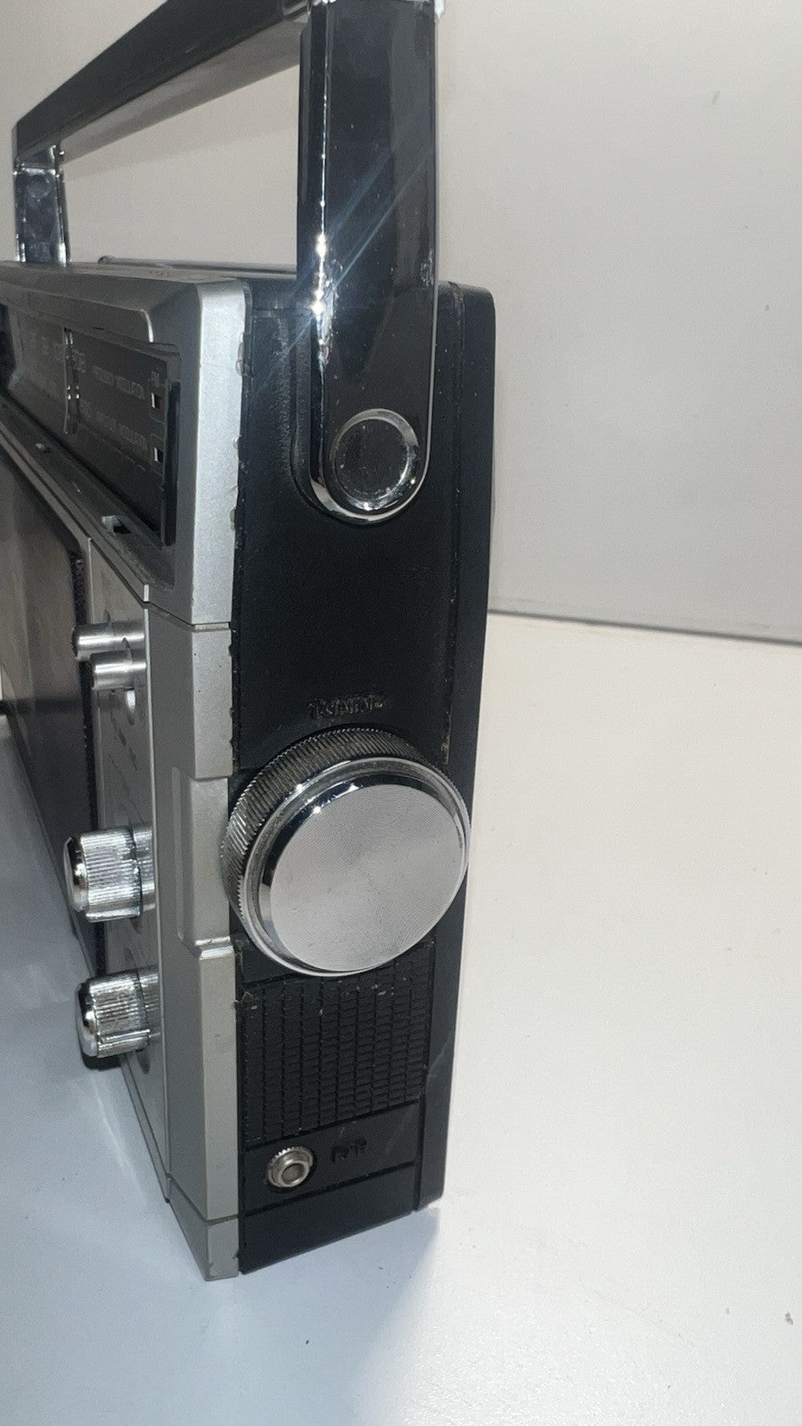 Vintage GE General Electric 7-2850A AM FM Dual Power Radio. Details in the photo