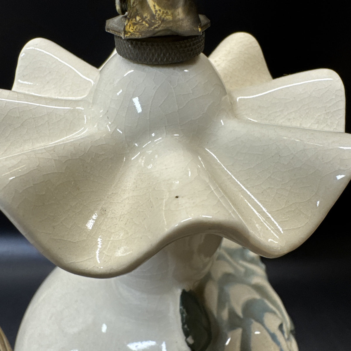 Vintage Small Ruffled Ceramic Lamp with 3-D Roses, Table Desktop Lamp