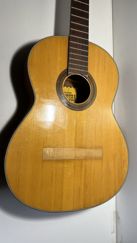 1968  Ventura Bruno V-1586 Classical Guitar. Details in the photo