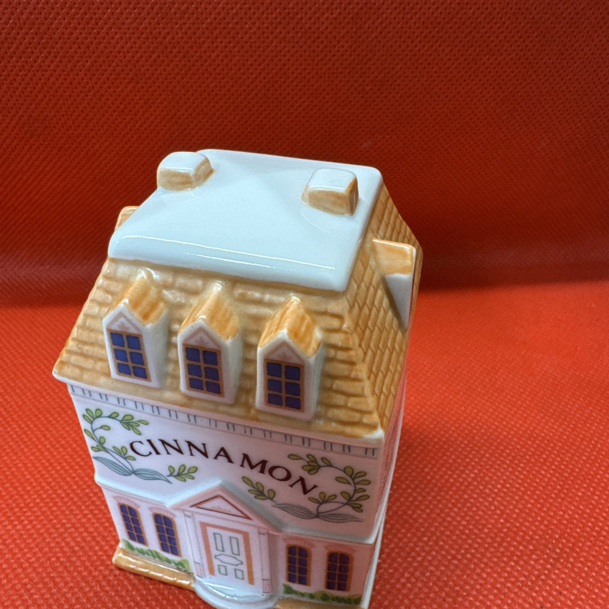 Vintage 1989 Lenox Spice Village CINNAMON Spice Jar With Lid (Has Some Chips)