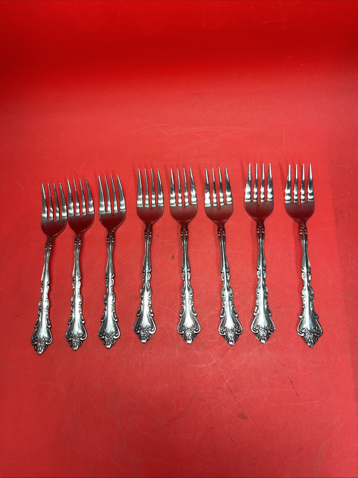 Oxford Hall Silversmiths,LTD.Set 70