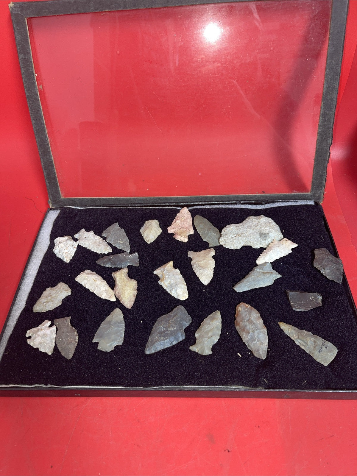 Native American Artifacts Lot 24 w/ Frame Arrowheads Collection 12”x8” Frame #11