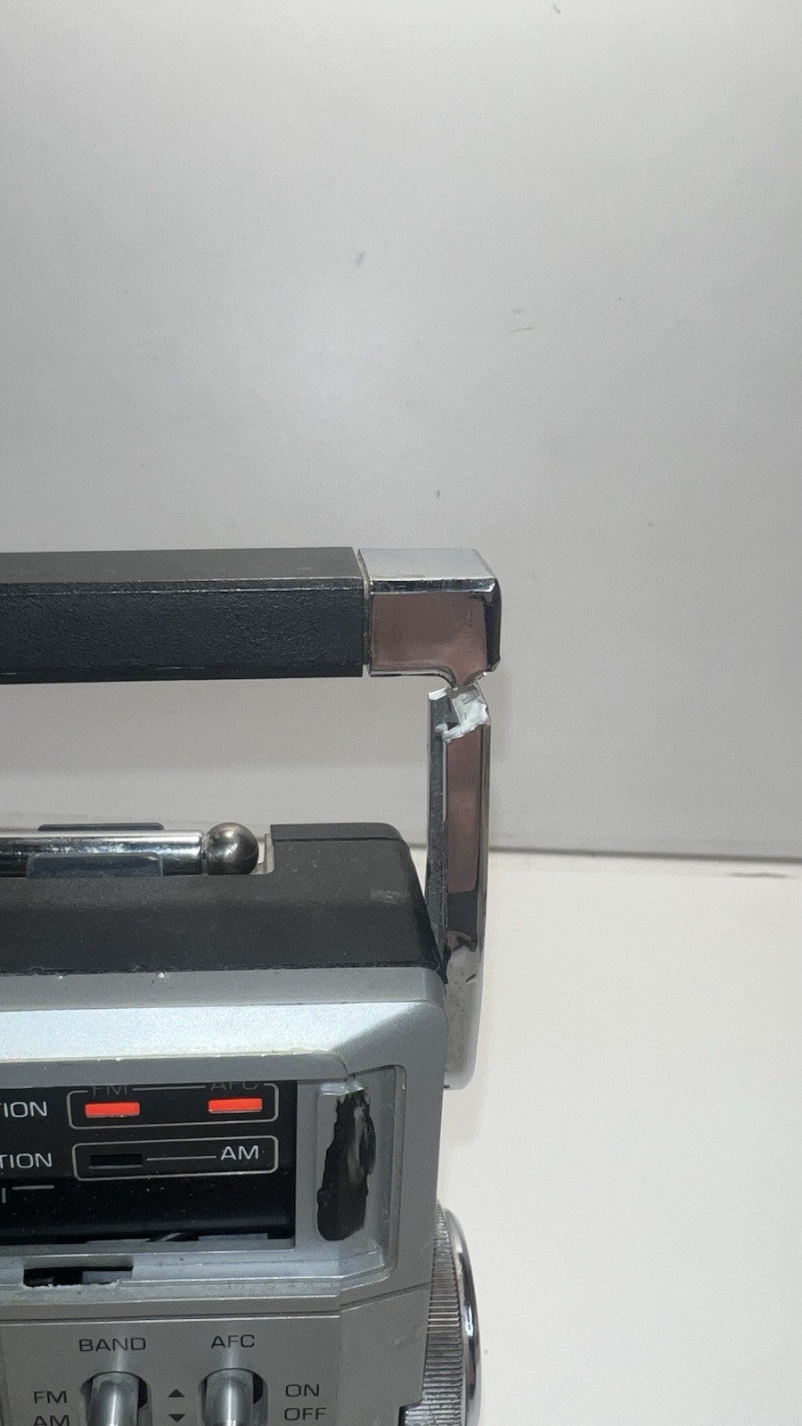 Vintage GE General Electric 7-2850A AM FM Dual Power Radio. Details in the photo
