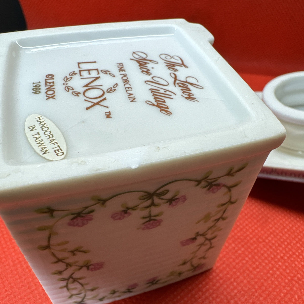 Vintage 1989 Lenox Spice Village THYME Jar With Lid (has Ships)