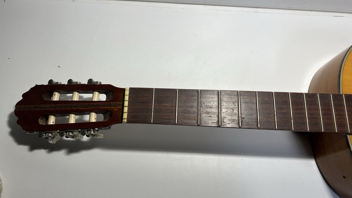 1968  Ventura Bruno V-1586 Classical Guitar. Details in the photo