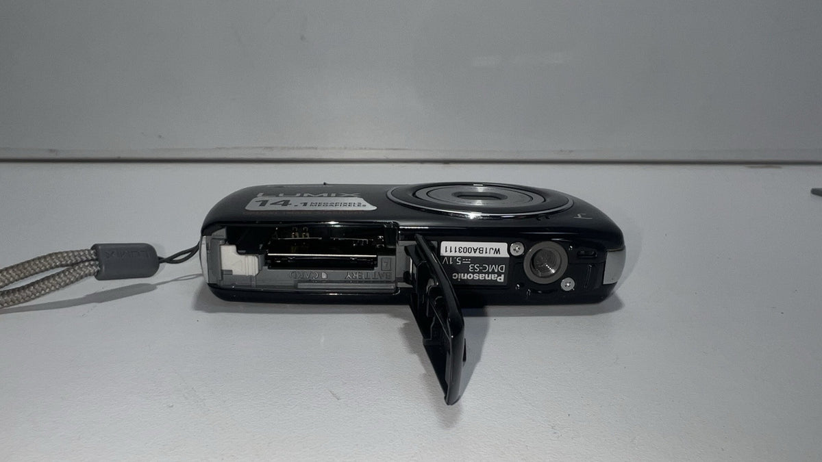 Panasonic Lumix DMC-S3 14.1MP Digital Camera.  Working. Card & battery incl.