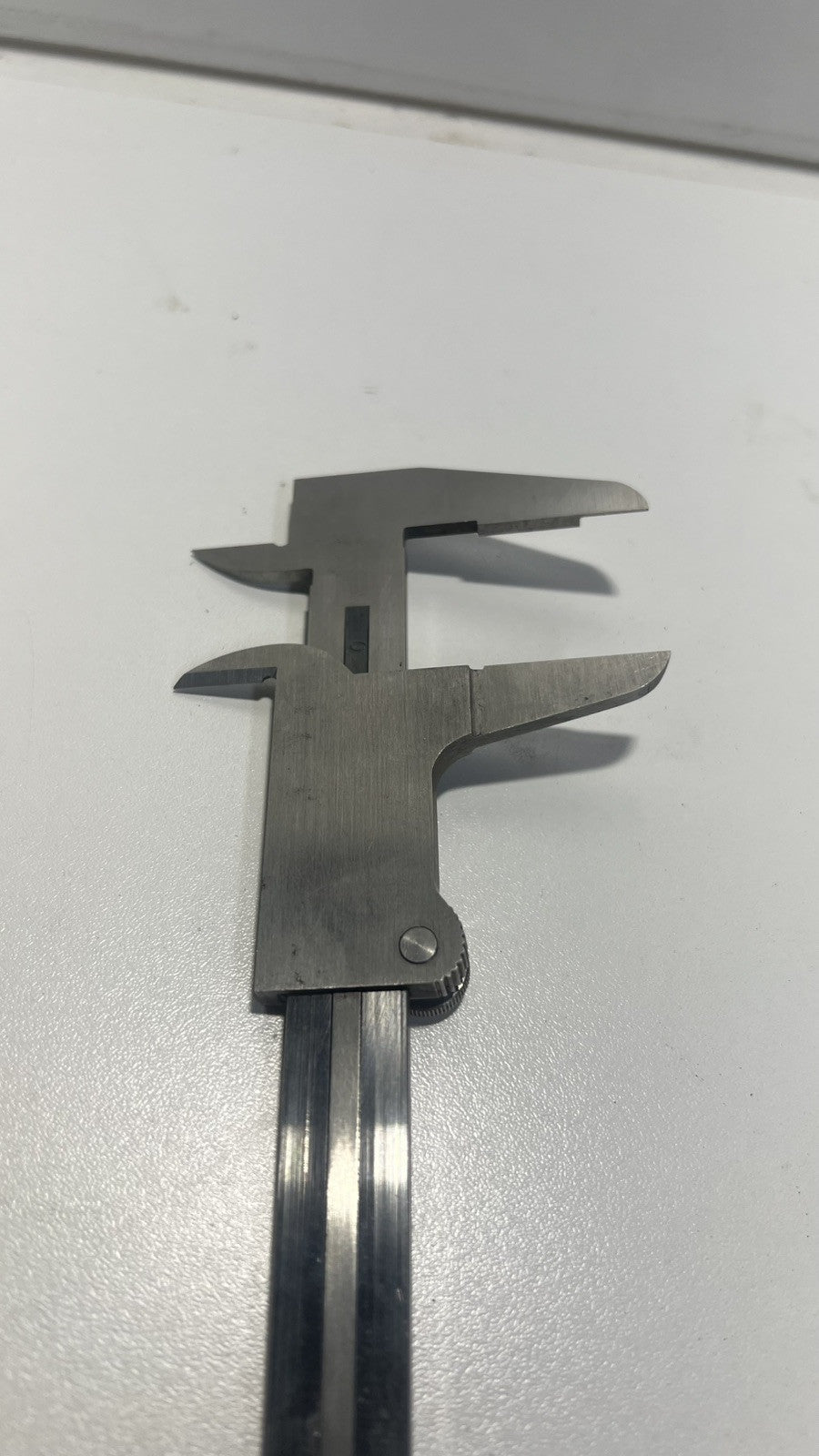 KANON VERNIER CALIPER W/ ORIGINAL POUCH HARDENED STAINLESS. 7inc