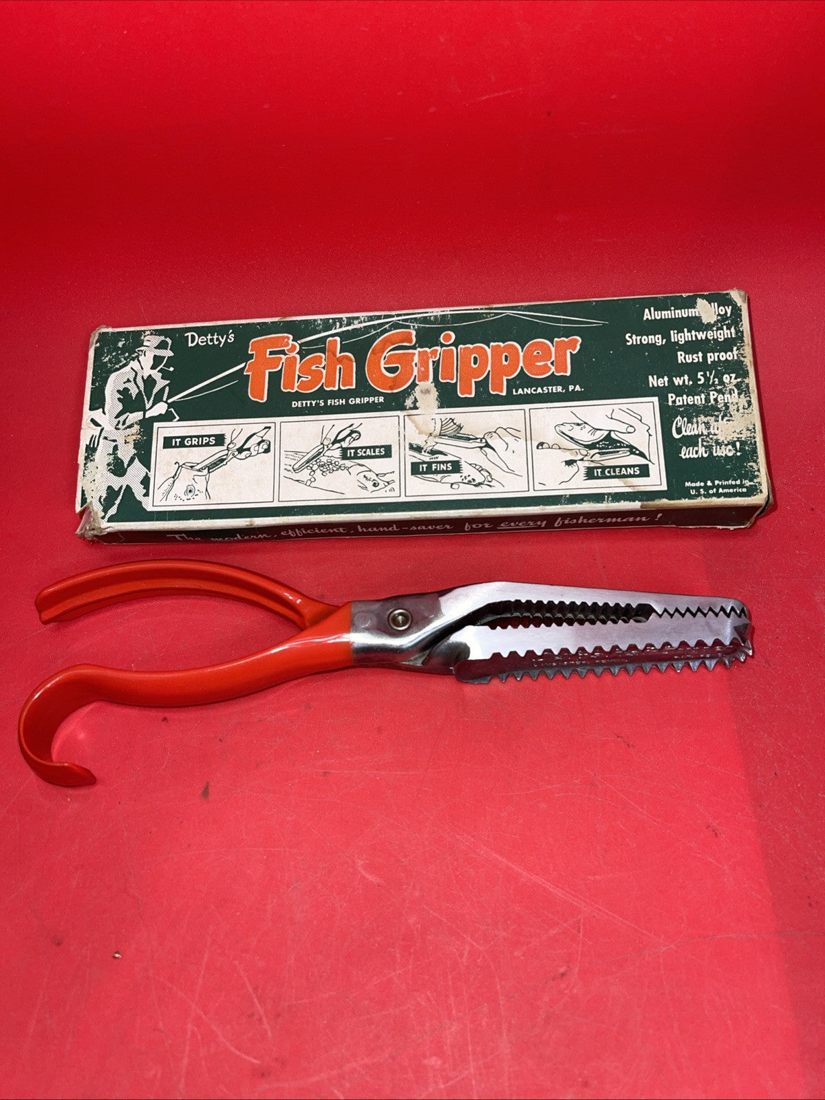 Detty's Fish Gripper Lancaster PA  Vintage Aluminum Fishing Pliers Original Box