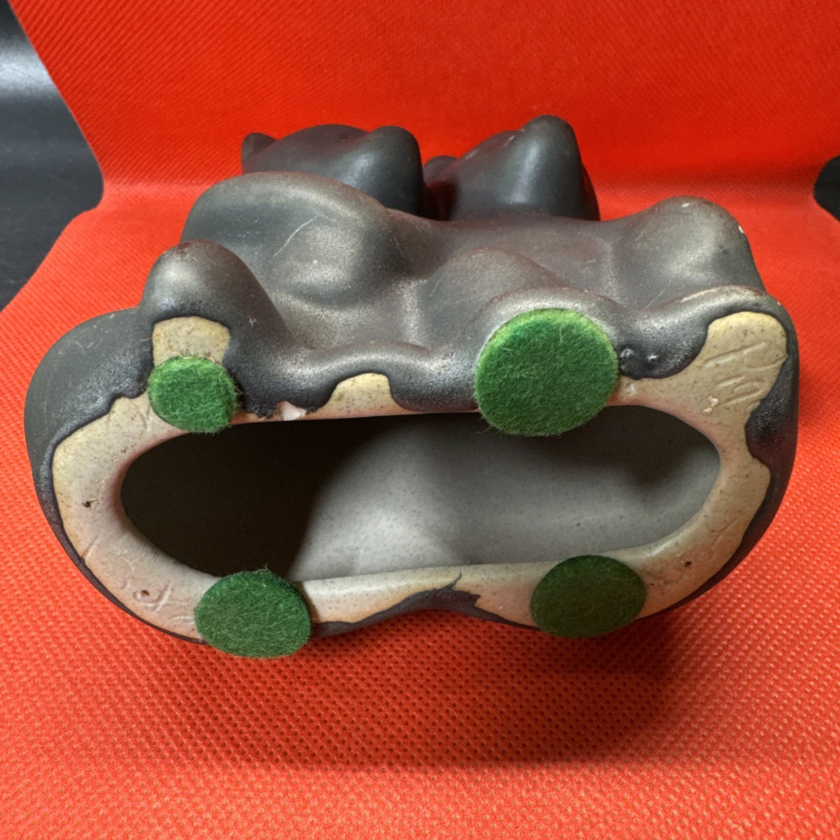 Vtg PIGEON FORGE POTTERY Matte Satin Black Bear Cubs Figurine