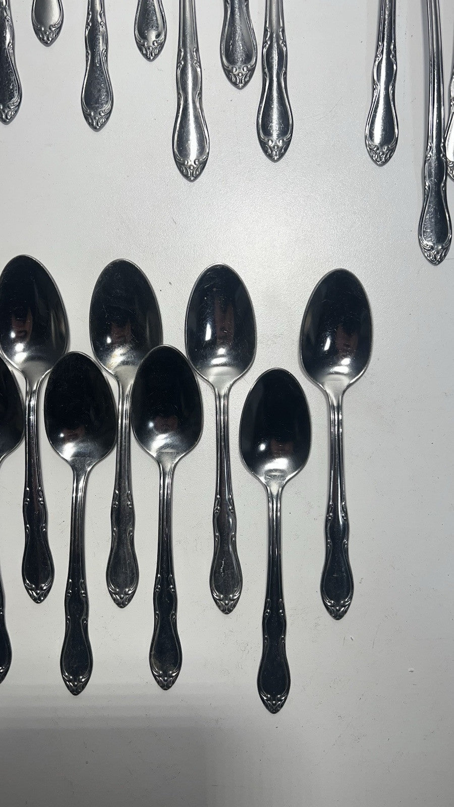 Simeon L & George H Rogers Oneida Xtra Jasmine Flatware Set / 48 Pieces