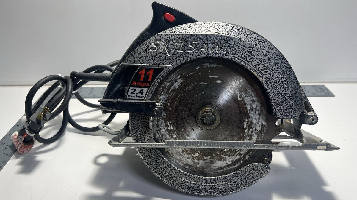 Skilsaw Legend Model 5155 7 1/4" 2.4HP 11 Amp Circular Saw w/Case & Extra Blades