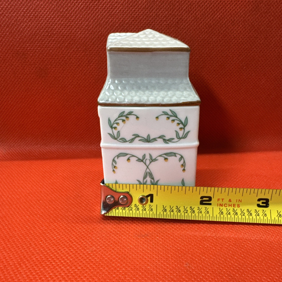 Vintage 1989 Lenox Spice Village NUTMEG Jar With Lid