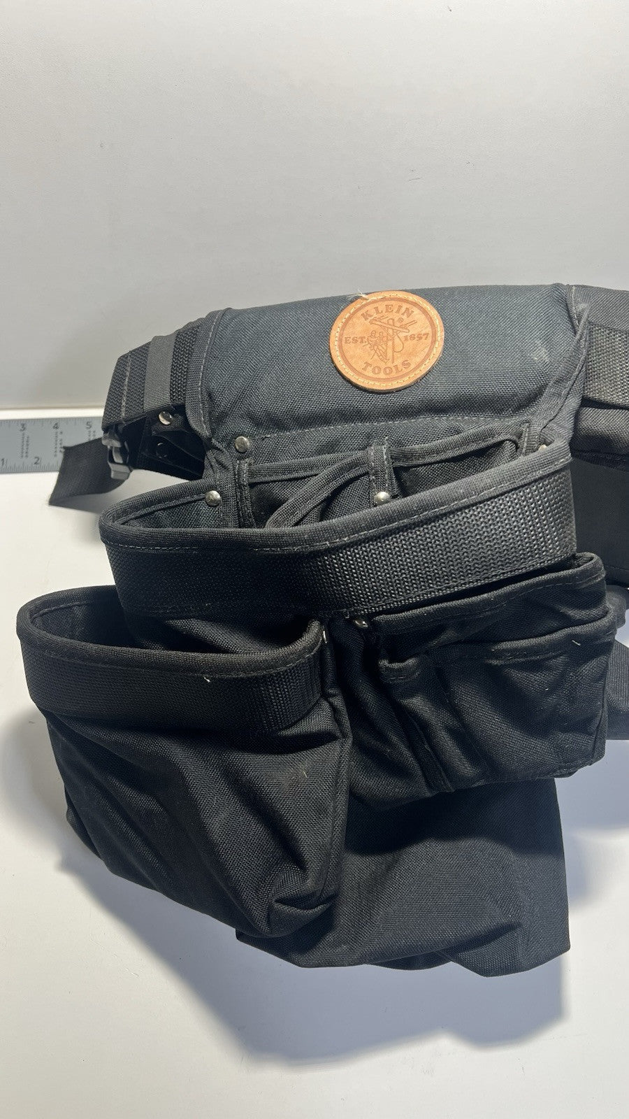 KLEIN TOOLS 5704M Black,Tool Belt,Nylon with two pockets and hammer attachment