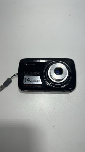 Panasonic Lumix DMC-S3 14.1MP Digital Camera.  Working. Card & battery incl.