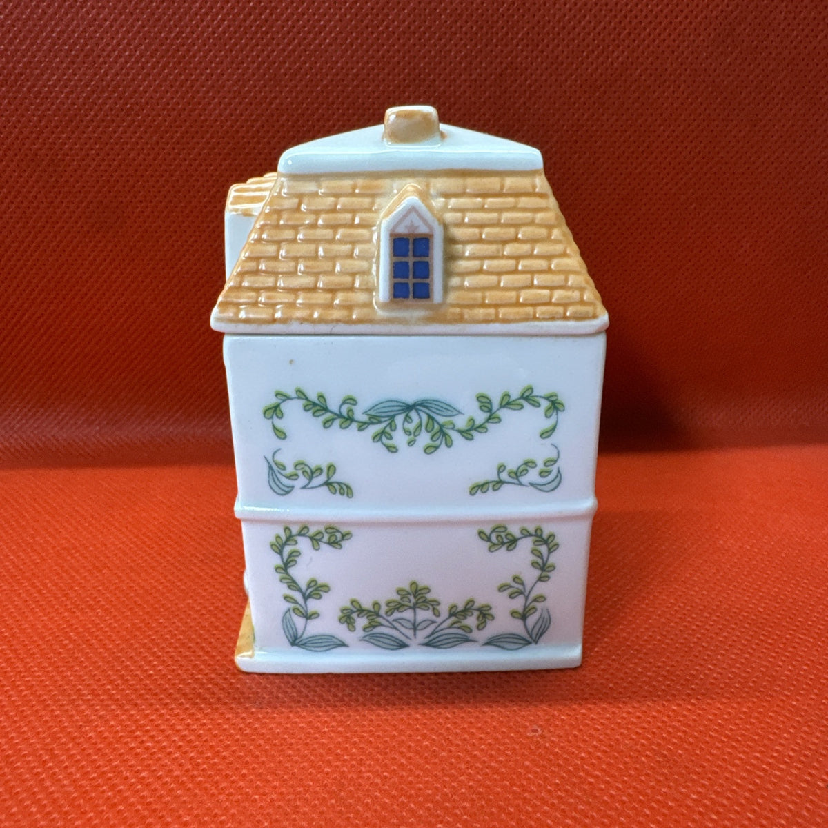 Vintage 1989 Lenox Spice Village CINNAMON Spice Jar With Lid (Has Some Chips)
