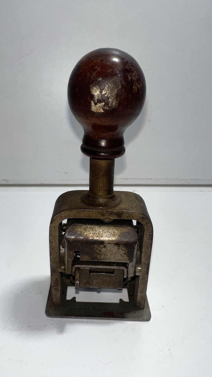 Vintage Roberts Model 49A Numbering Machine – 6 Wheels, Made in England