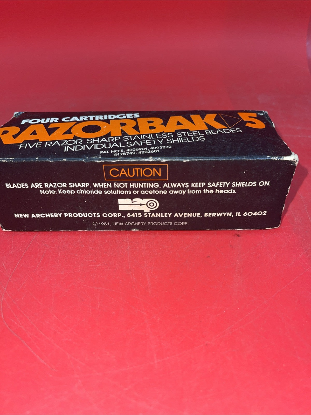 Vintage 1981 Razorbak 5 - 4 Broadheads
