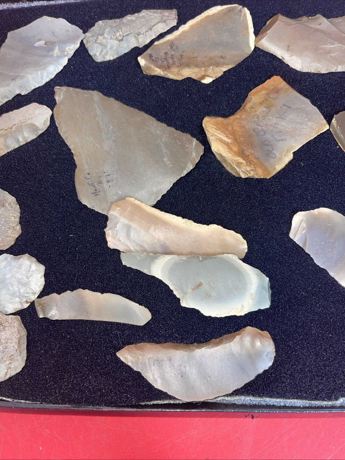 Native American Artifacts Lot 19 w/ Frame Arrowheads Collection 12”x8” Frame #16