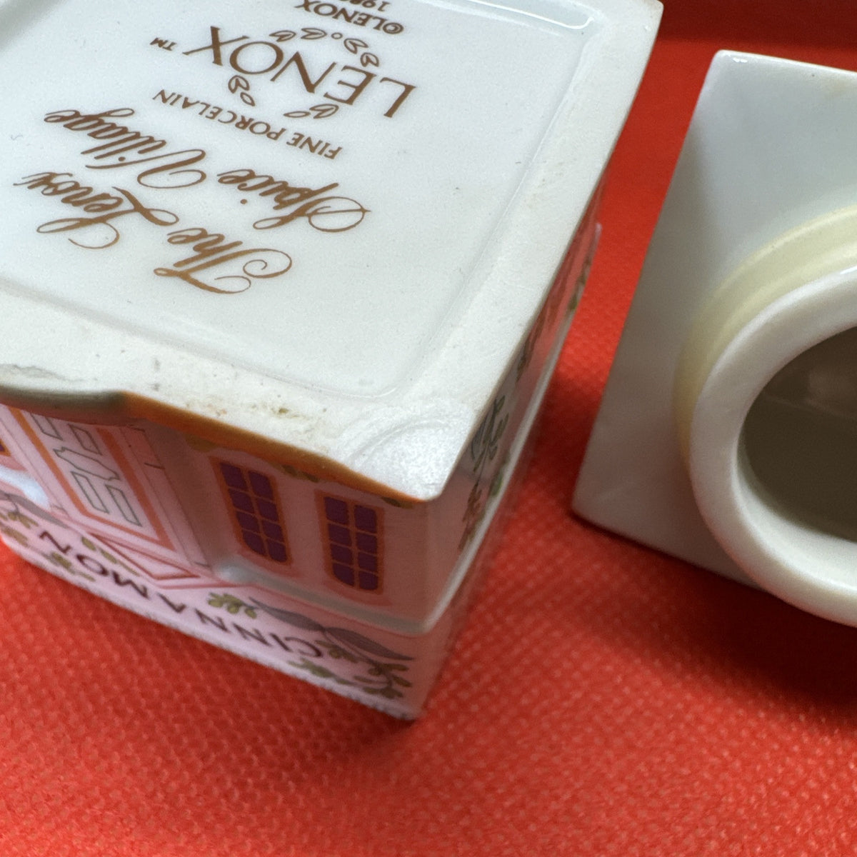 Vintage 1989 Lenox Spice Village CINNAMON Spice Jar With Lid (Has Some Chips)