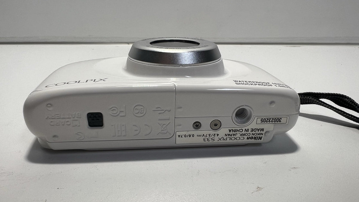 Nikon COOLPIX S33 13.2MP Waterproof Digital Camera + Battery, SD Card & Case