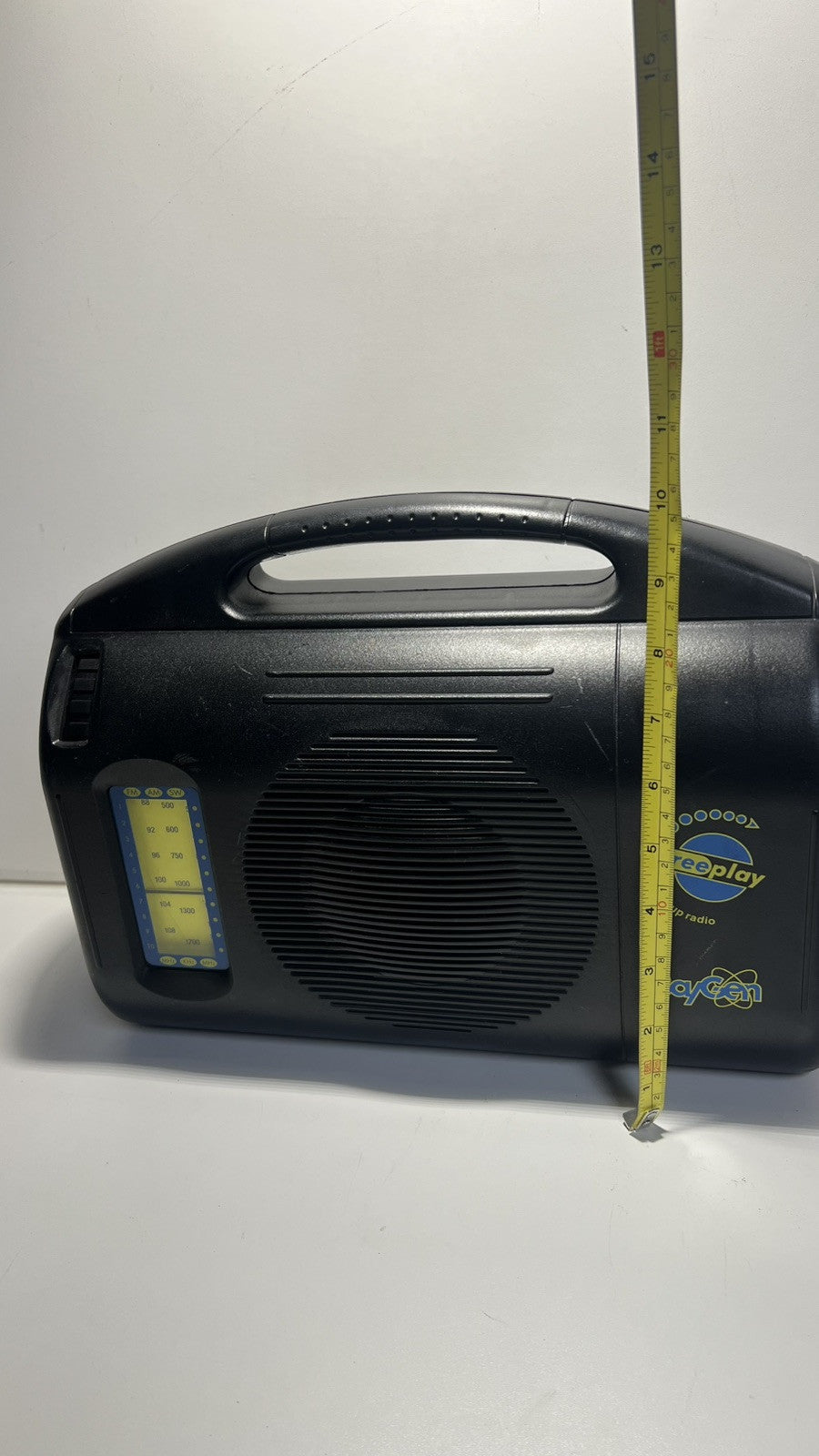 BayGen Freeplay Hand Crank Wind-Up Self Powered AM/FM/SW Portable Radio-TESTED