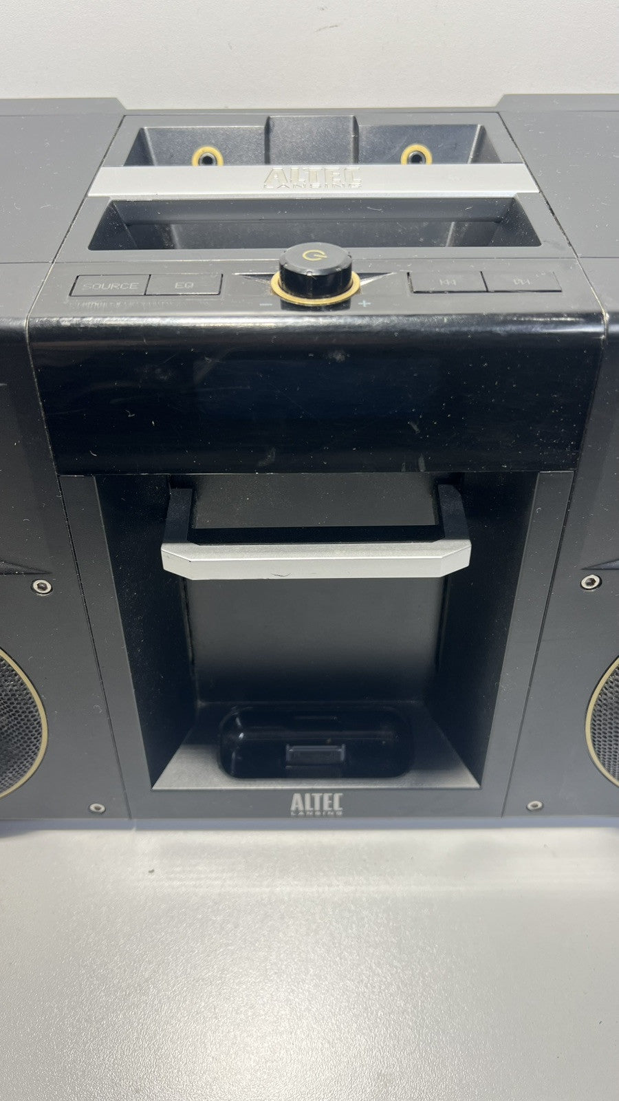 Altec Lansing iMT800 inMotion Boombox - 30-pin iPod Dock w/EQ, FM, Aux
