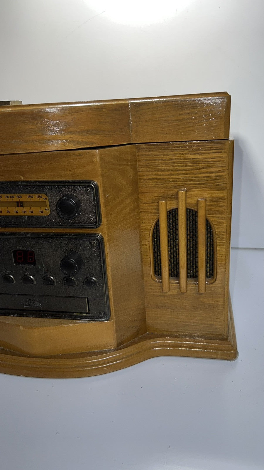 Spirit of St. Louis 3-Speed Turntable CD AM/FM Cassette Player. Needs Repair